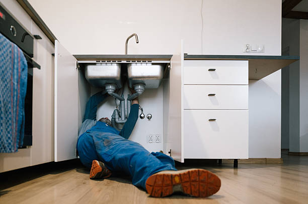Professional Pipe Repair technician working in Alpine, NJ